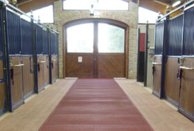 Pavimentazioni in gomma riciclata ECOHORSE di Ecoplus azienda leader del settore…