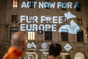LAV: CONCLUSA CON ENORME SUCCESSO E IN ANTICIPO L’INIZIATIVA DEI CITTADINI EUROPEI “FUR FREE EUROPE”. SUBITO DIVIETO ALLEVAMENTO E COMMERCIO DI PELLICCE IN TUTTA L’UNIONE EUROPEA