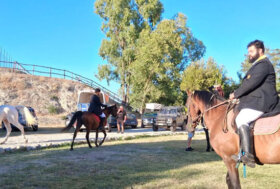 La caccia alla volpe a castello Gallelli di Badolato: un appuntamento di tradizione, eleganza e fascino equestre