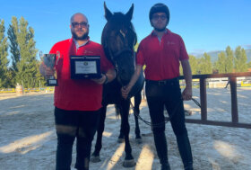 La prima volta di un cavallo razza Catria a un campionato europeo. Bronte del Catria vola in Francia